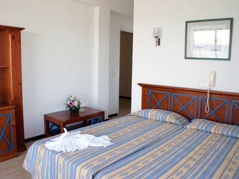 Hotel Goya Cala Millor  Bagian luar foto